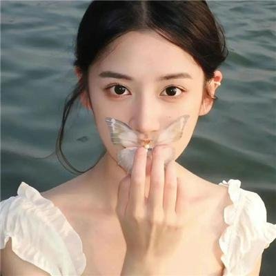 提剑映桃花封面
